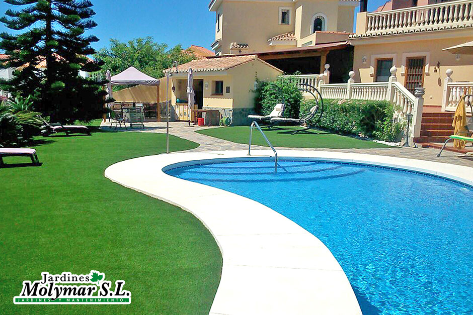 Picina y jardín privado